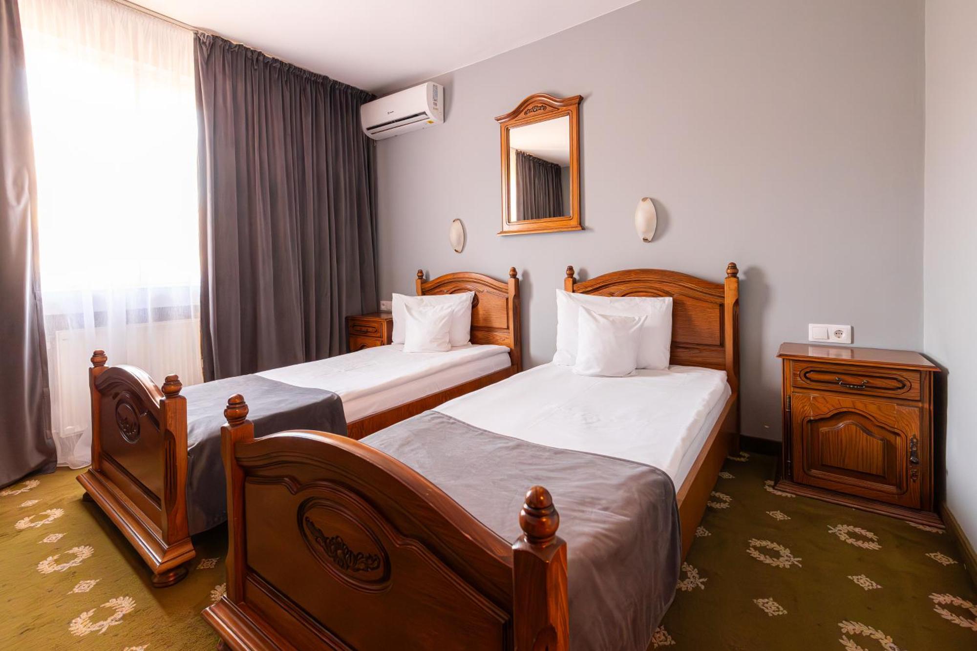 Hotel Brilliant Meses Zalău المظهر الخارجي الصورة