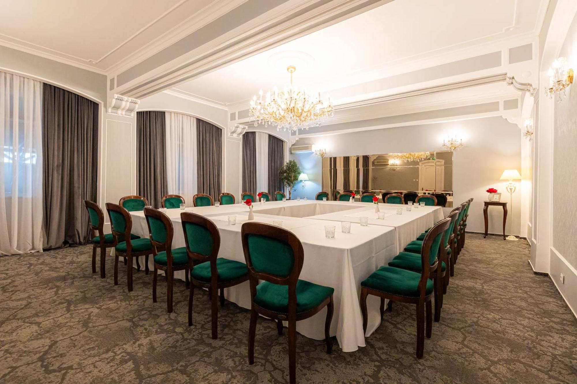 Hotel Brilliant Meses Zalău المظهر الخارجي الصورة