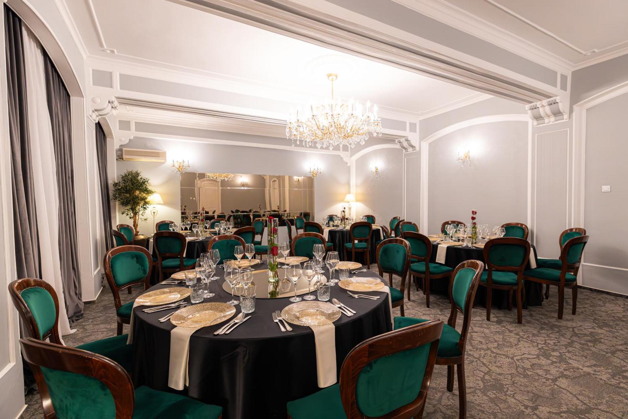 Hotel Brilliant Meses Zalău المظهر الخارجي الصورة