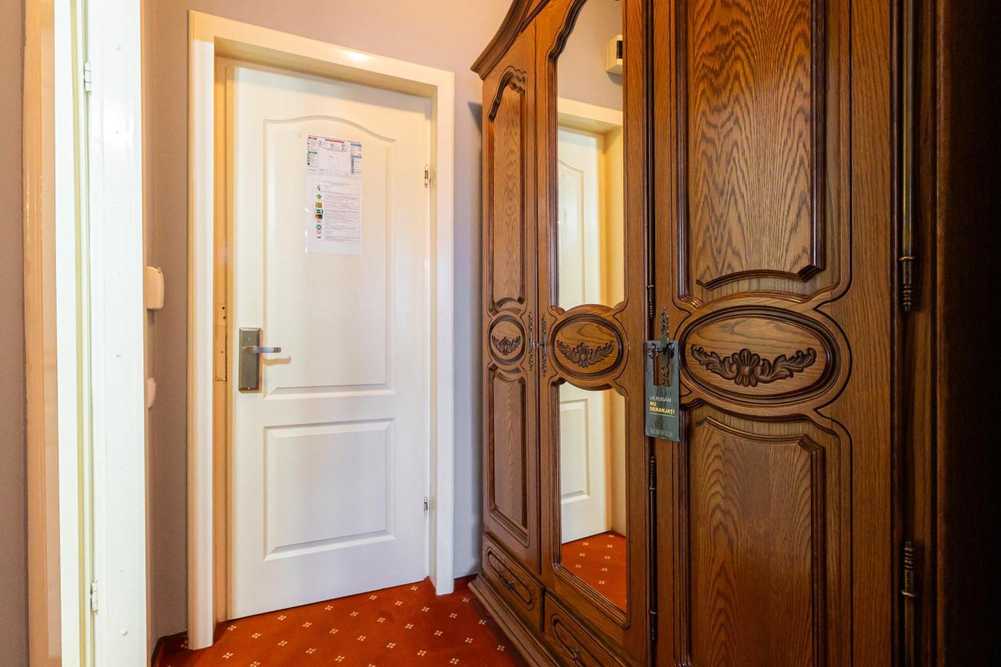 Hotel Brilliant Meses Zalău المظهر الخارجي الصورة