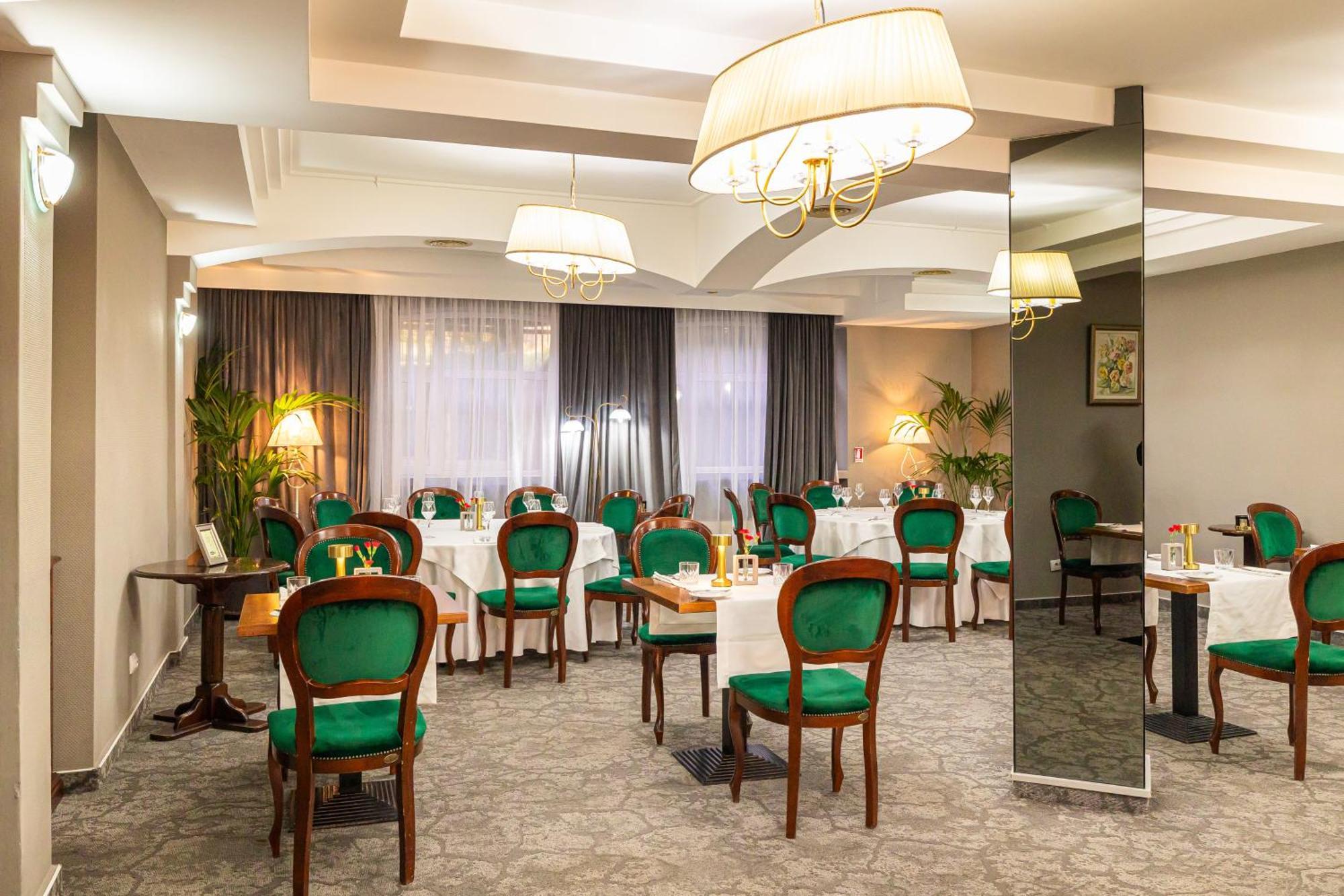 Hotel Brilliant Meses Zalău المظهر الخارجي الصورة