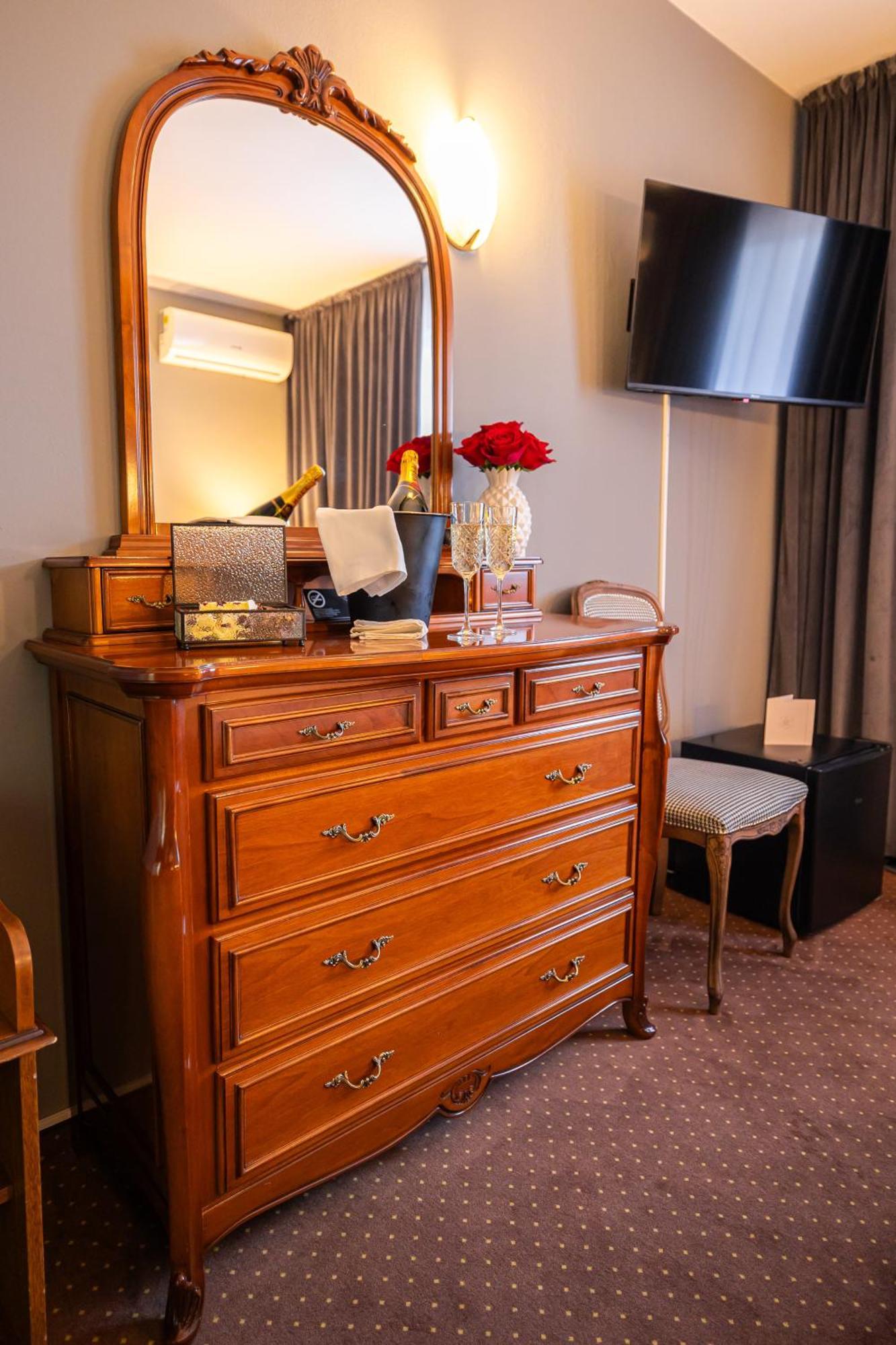 Hotel Brilliant Meses Zalău المظهر الخارجي الصورة