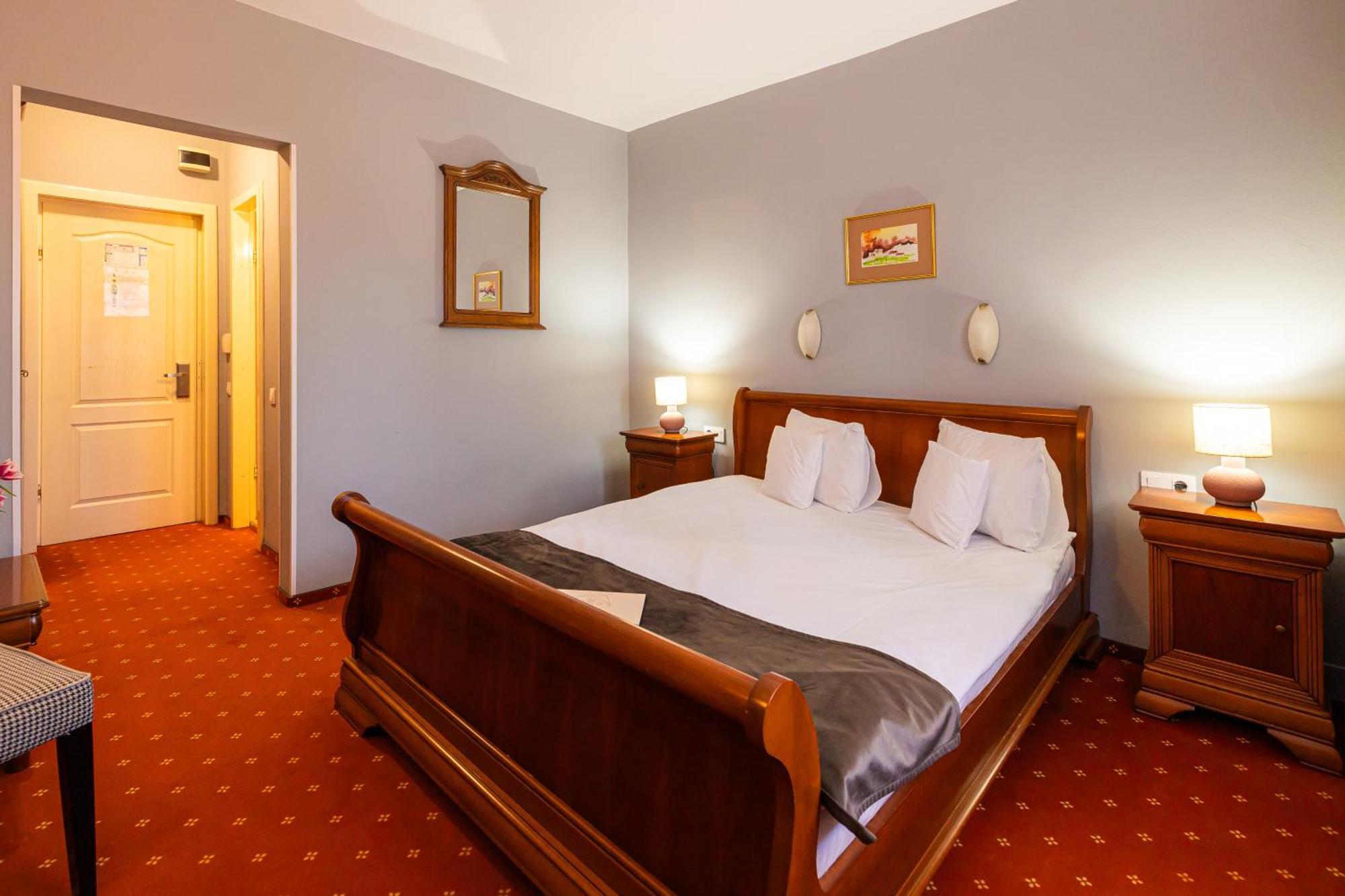Hotel Brilliant Meses Zalău المظهر الخارجي الصورة